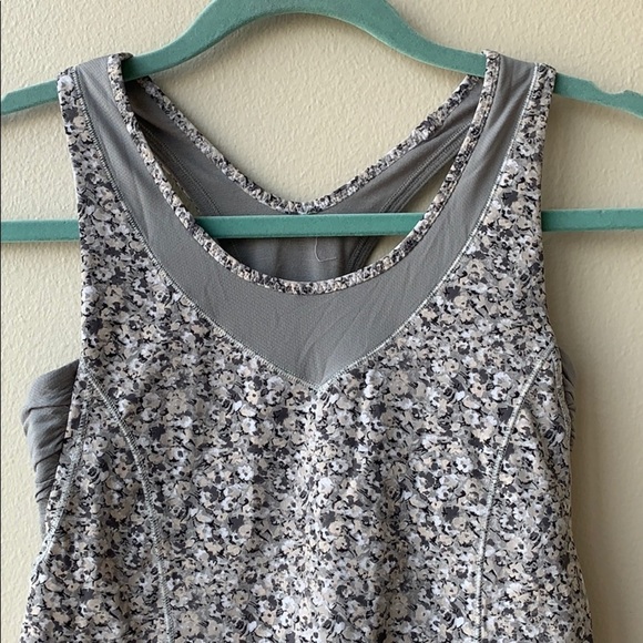 Lululemon Tone It Tank - Picture 4 of 8